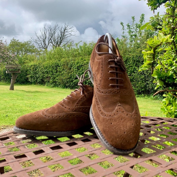 LOAKE CLASSIC SHOES - Vintage Men's Classic Loake Dress Wingtip or brogue Shoes in Brown Suede with Goodyear Welted Sole. Size 7 1/2