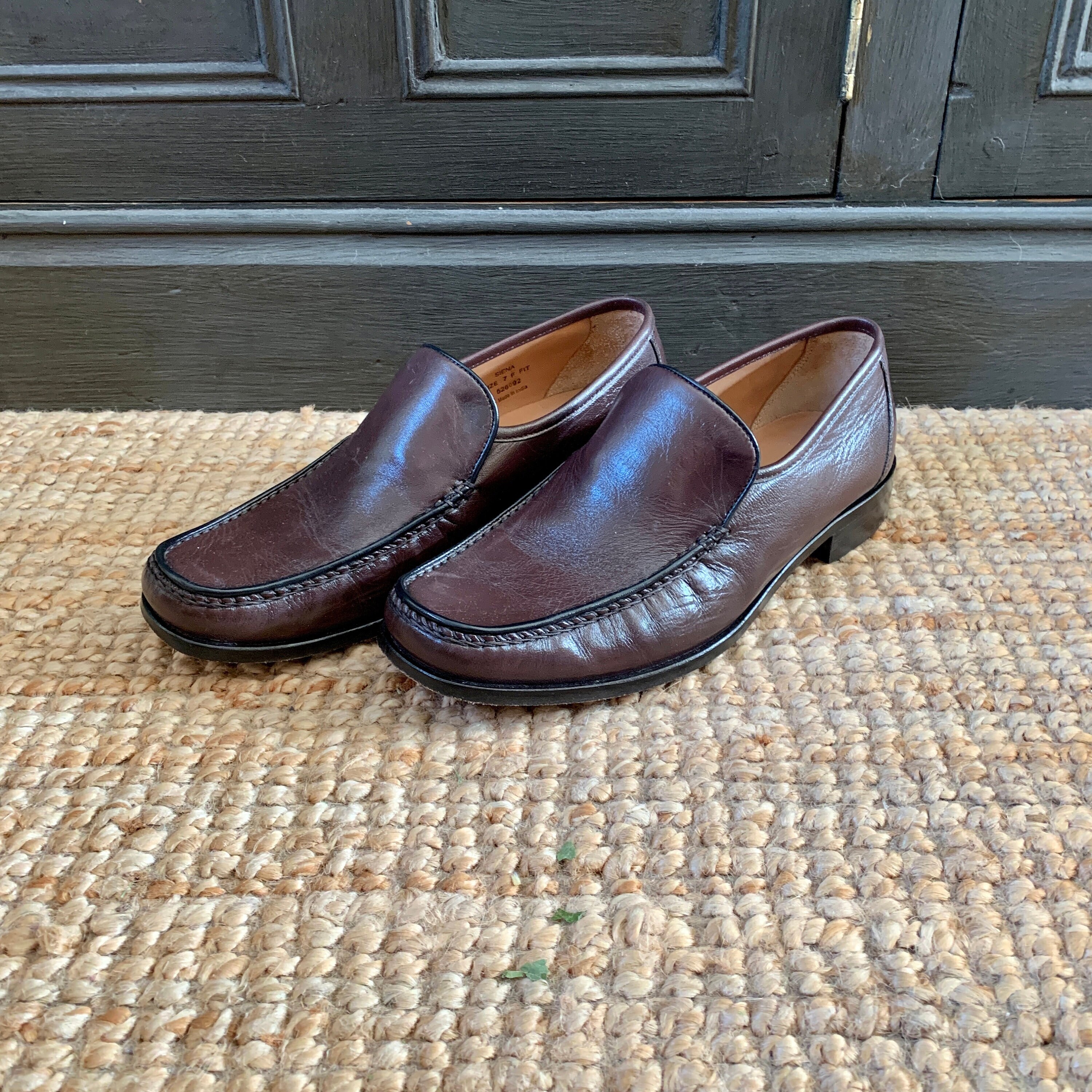 Loake / OLDMAN'S TAILOR Classic Tassel Loafer Shoe - Black