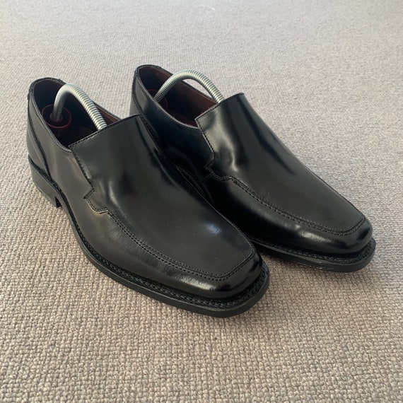Samuel Windsor Shoes - Hand Made Samuel Windsor Oxford Slip on Leather Shoes. Black, Size 8 UK.
