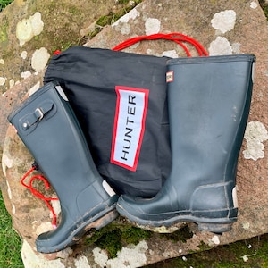 BRITISH HUNTER WELLIES / Hunter Wellington Boots Vintage Children's Classic English Hunter Wellington Boots & original Bag image 9