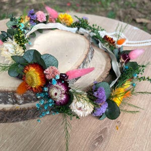 Bunter Wildblumen Blumenkranz, getrocknete Blume Hochzeit Haarkranz, Regenbogen Boho Brautkopfschmuck, erhaltener Eukalyptus-Blumenkranz