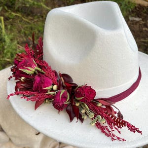 Real Red Rose Romantic Flower Hat, Wedding Hat with Veil, Dried Red Flowers, Preserved Floral Wedding Hat, Rustic Boho Event Accessory