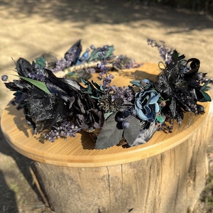 Halloween Dark Colors Flower Crown, Gothic Hair Wreath, Dark Blue Flowers, Black Bridal Flower Crown, Black Hair Accessory, Halloween Gift