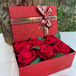 Red Roses Valentine&#39;s Day Gift Box, Flower Box, Artificial Red Roses, Birthday Gift, Mother&#39;s Day Flower, Red Flower, Anniversary Gift