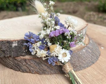 Pastel Wildflower Boutonniere, Dried Lavender and Purple Groom Buttonhole, Babys Breath Wedding Corsage, Cottagecore Groomsmen Flower Pin