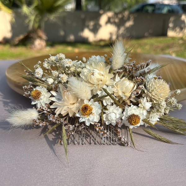 Rustic Dried Flowers Hair Comb, Natural Boho Flowers Hair Piece, Bridal Shower Comb, Bridesmaid Gift , Engagement Headpiece, Daisy Combs