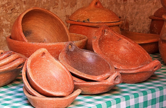 Ceramica libanese fatta a mano / Padella Assia 100% argilla naturale non  smaltata / Pentola da cucina in terracotta e argilla / Pentole di terra /  Artigianato libanese -  Italia