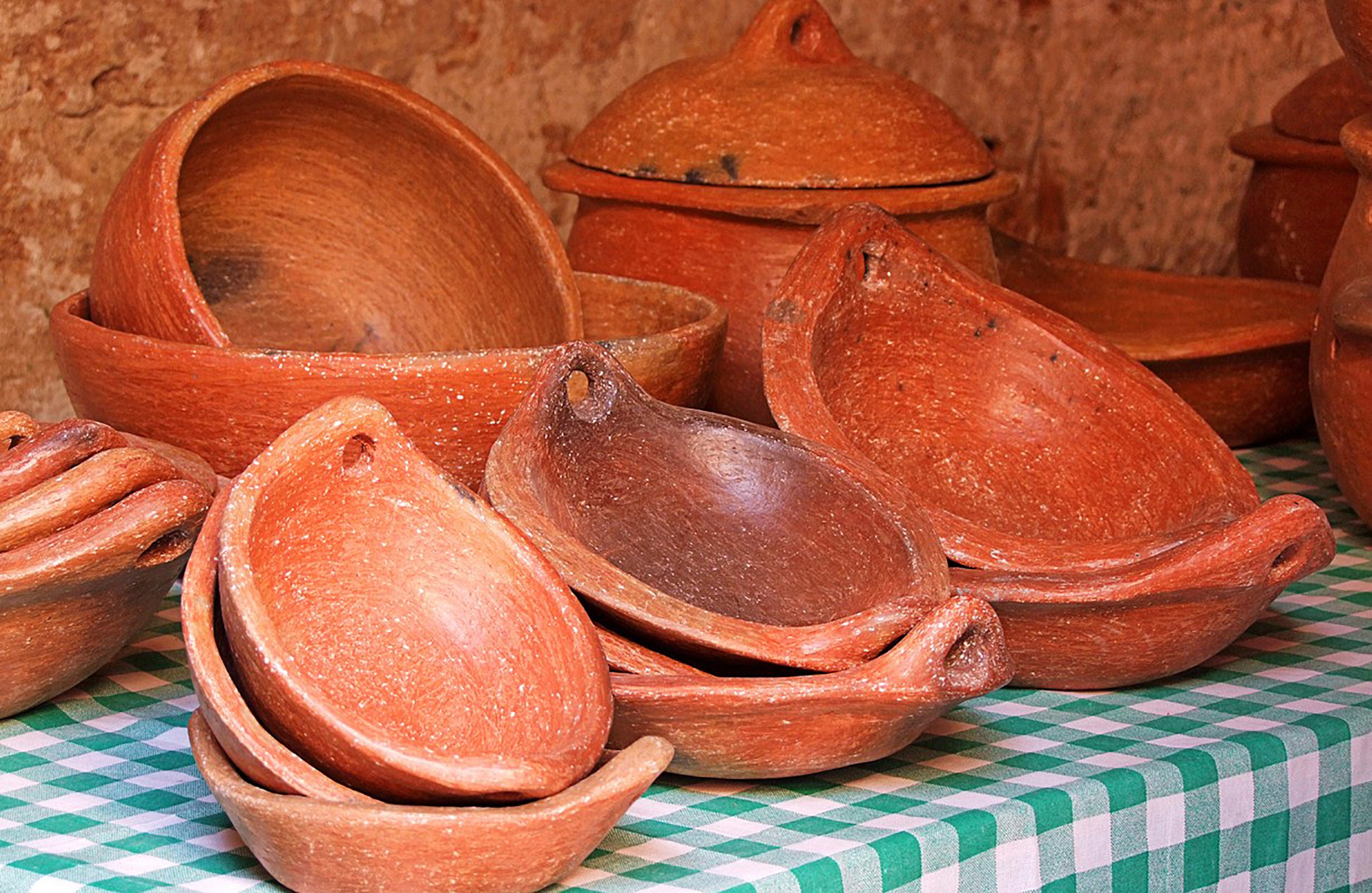 Poterie libanaise faite à la main Poêle non émaillée en argile 100