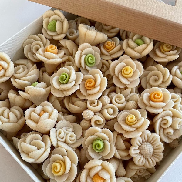 1/2kg Handgefertigte Marzipan Mandelblüten| Libanesisches Marzipan Marsaben | Libanesische Süßigkeiten| Muttertag| Hochzeit Jahrestag Geburtstag Kekse