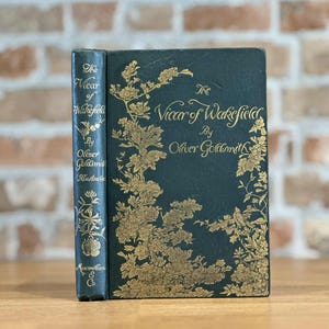 Tesori consumati dal tempo - Libri vintage in cerca di una casa per sempre - Libri decorativi - Libri bellissimi - Libri antichi - Libri usati. Offerte speciali.