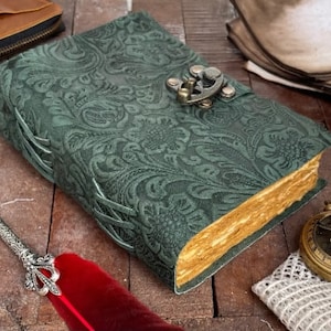 Green vintage Leather journals, garden flower Antique Deckle Paper, Book Of shadows, leather Gift for Men & Women 200 pages.