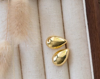Gold Plated Teardrop Stud Earrings: 925 Sterling Silver