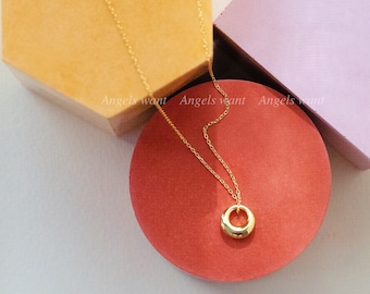 Gold Abstract Circle Necklace; Contemporary Circle Pendant; Layering Necklace; Minimalist Dainty Necklace; Everyday Necklace