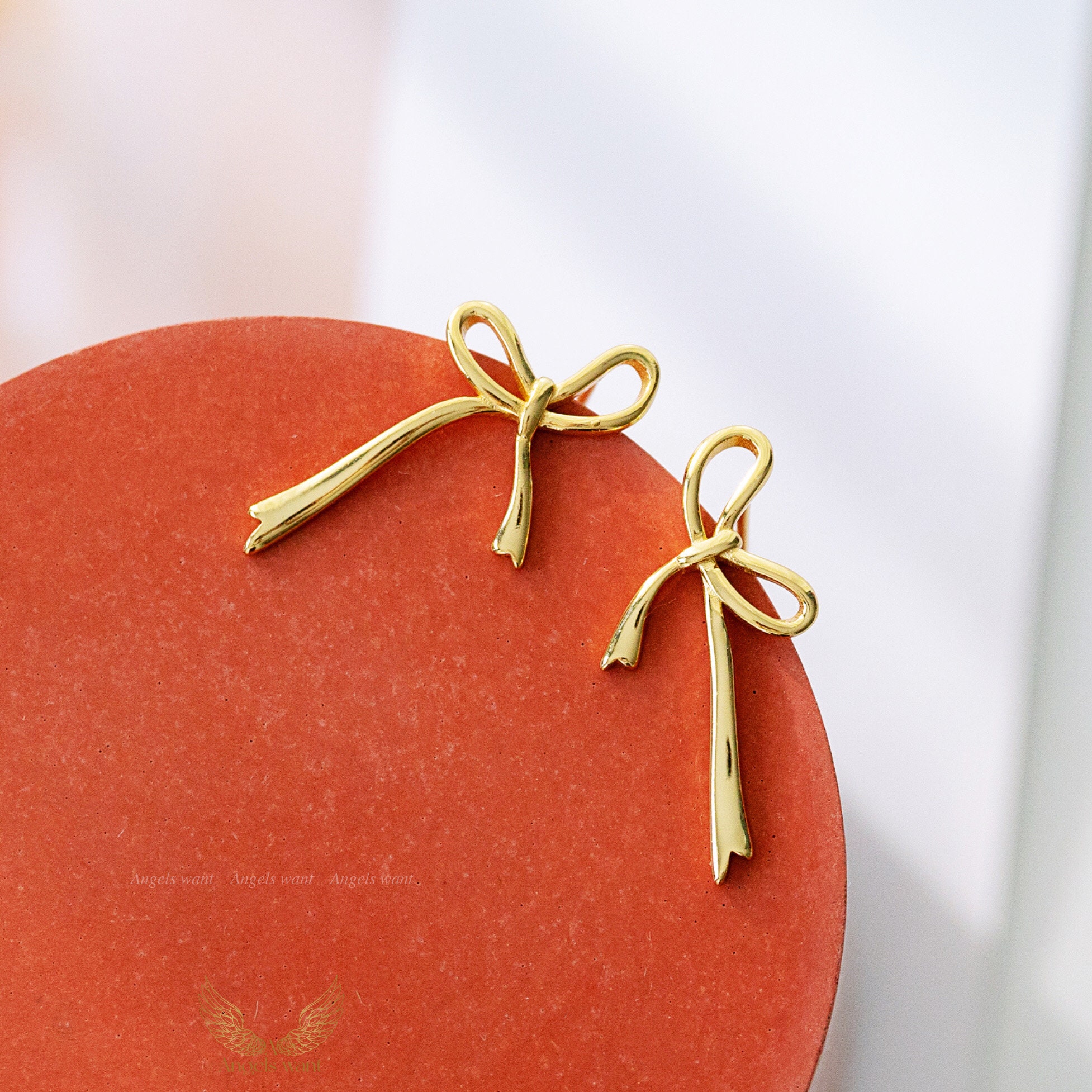 Orecchini ad arco | Orecchini a bottone con fiocco in argento dorato per donne e ragazze | Orecchini a bottone versatili a forma di nastro | Orecchini