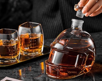 CRAFTGEN Football Whiskey Decanter Set with Glasses, Personalized Gift for Men Dad Boyfriend Husband, Football Fans&#39; Collection for Home Bar