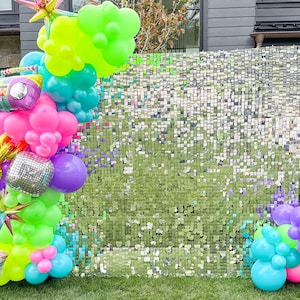 90s Party Decorations, Y2K Theme Birthday Party, Neon 80s Balloon Arch, Bachelorette Party Decor, Glow Balloons, Disco Balloons