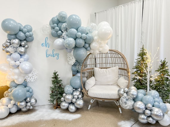 Winter Wonderland Decorations, Winter Themed Baby Shower Balloon Arch,  Winter Onederland Birthday Party Decor, Snowflake Balloon Garland 