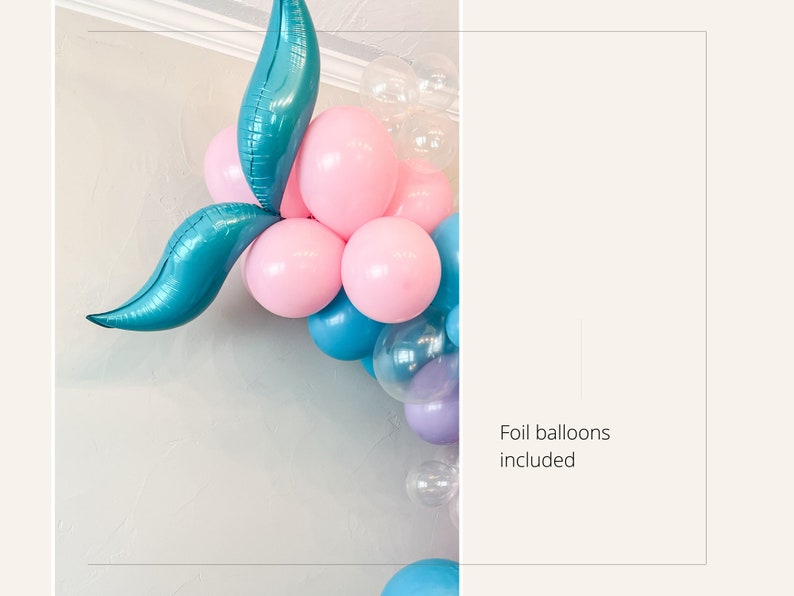 K&ouml;nnte beinhalten: Ein Ballbogen in Form eines Meerjungfrauen-Schwanzes aus rosa, blauen und durchsichtigen Ballons. Folienballons inklusive.