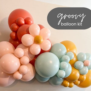 Retro Bachelorette Decor, Groovy Balloon Garland Backdrop, Daisy Balloons, Boho Rainbow Party Decorations, 60s Party Balloon Arch