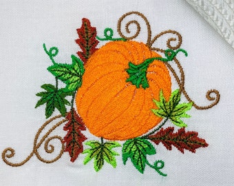 Embroidered Pumpkin Napkin, Thanksgiving Dinner, Harvest Festival, Halloween, Fall Supper Napkins, Table linen .