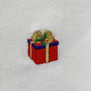 Embroidered Christmas Napkin: Cotton Linen Holiday Dinnerware