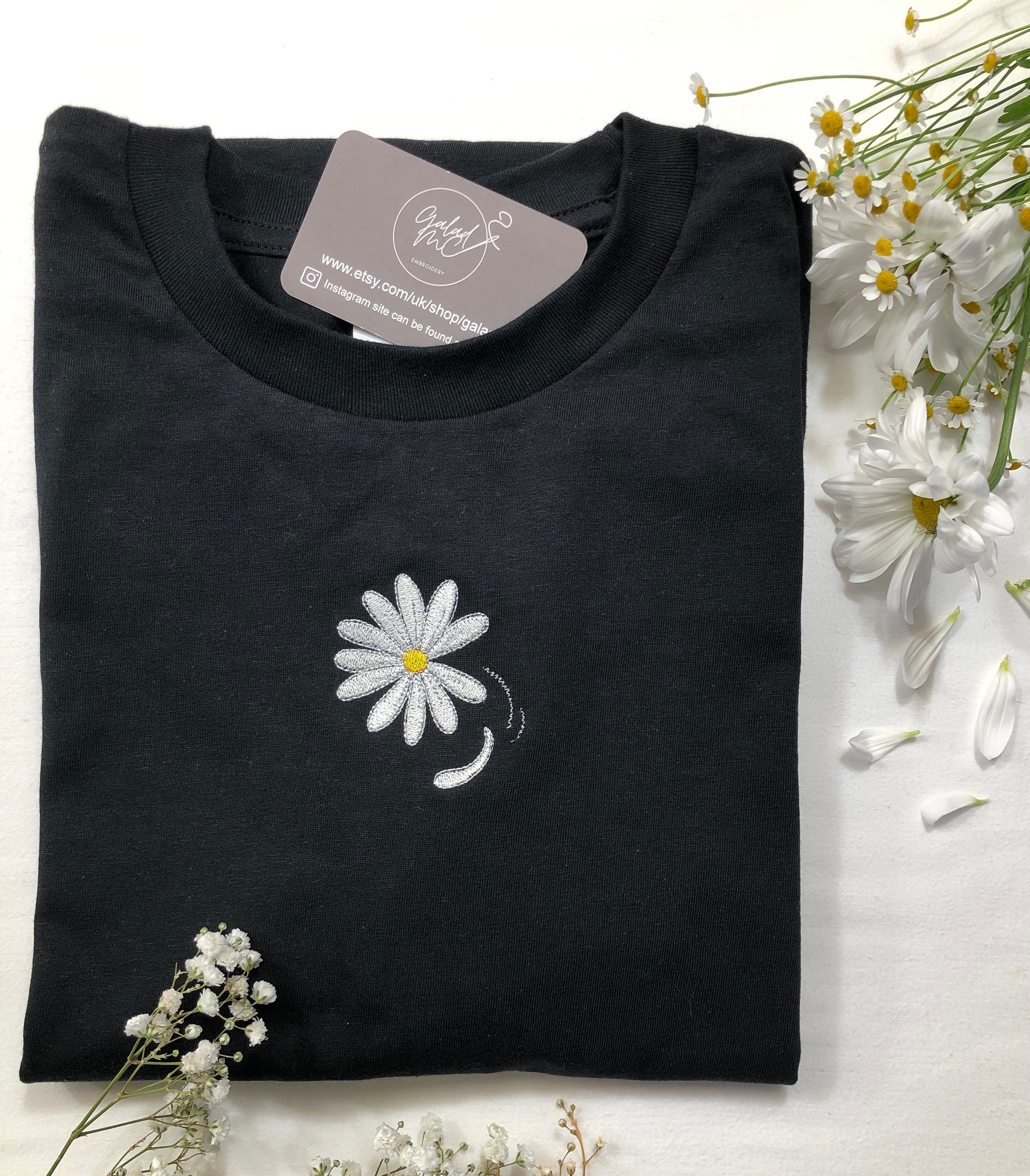 Daisy T-shirt Embroidered Floral Tee Nature Lover Garden