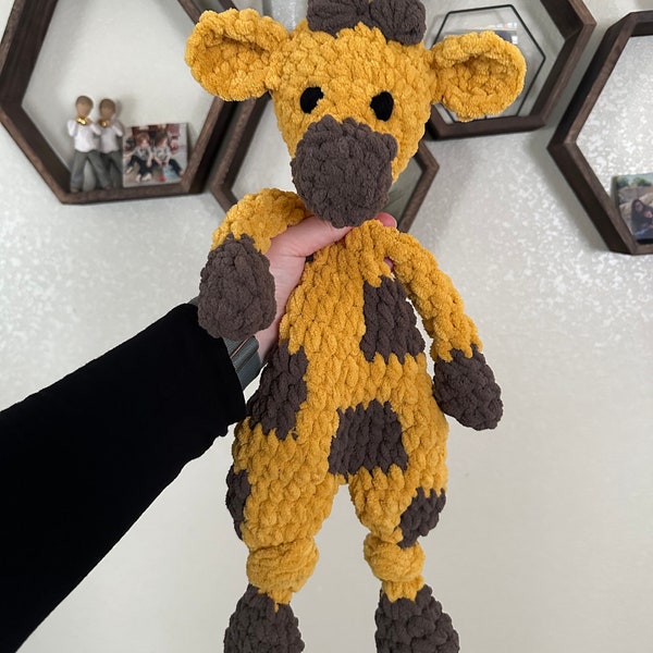 handmade giraffe stuffie, crochet giraffe plushie, baby shower gift, handmade lovey, crochet knotted snuggler, giraffe knotted stuffie, baby