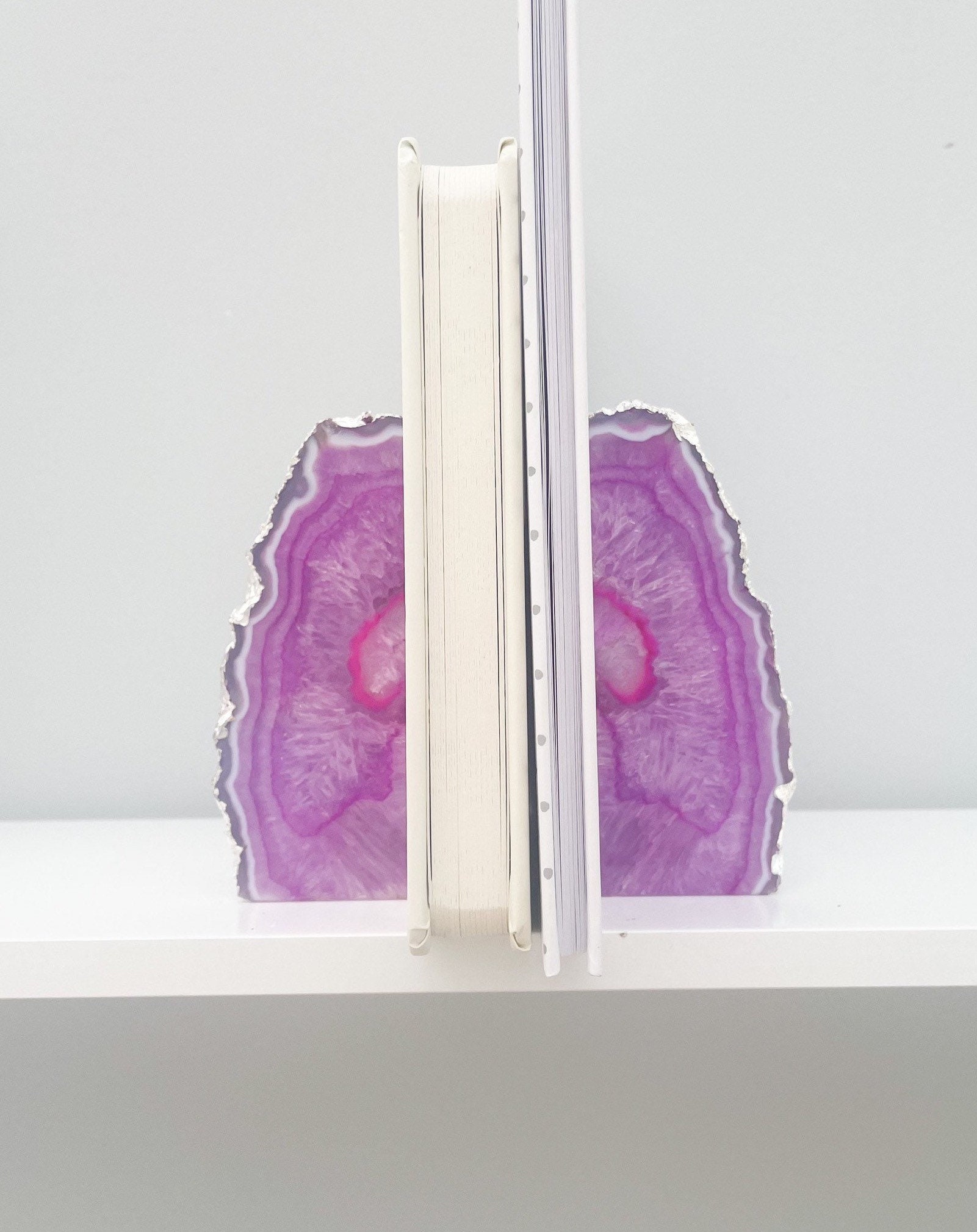 ピンクアゲートのブックエンド（シルバーエッジ）：クリスタルブック