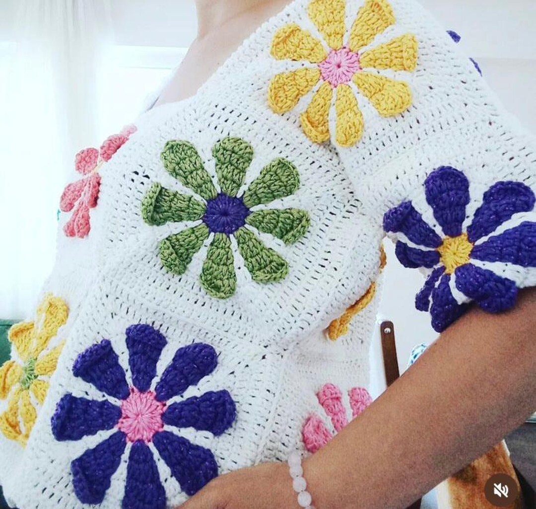 White Hollowed Out Bright Crochet Multicolor Knit Flower Patch Short Sleeve Top