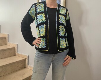 Veste carrée grand-mère à tricoter, cardigan patchwork au crochet, veste géométrique, cadeau pour elle, cadeau pour maman