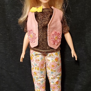 Doll fashion set / Bronze short sleeve top, floral print pant, pink vest