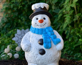 Happy Snowman New Year statue, Xmas gift Garden Statue of Snowman Outdoor Ornament, Concrete Happy New Year figurine, Santa Claus Statue