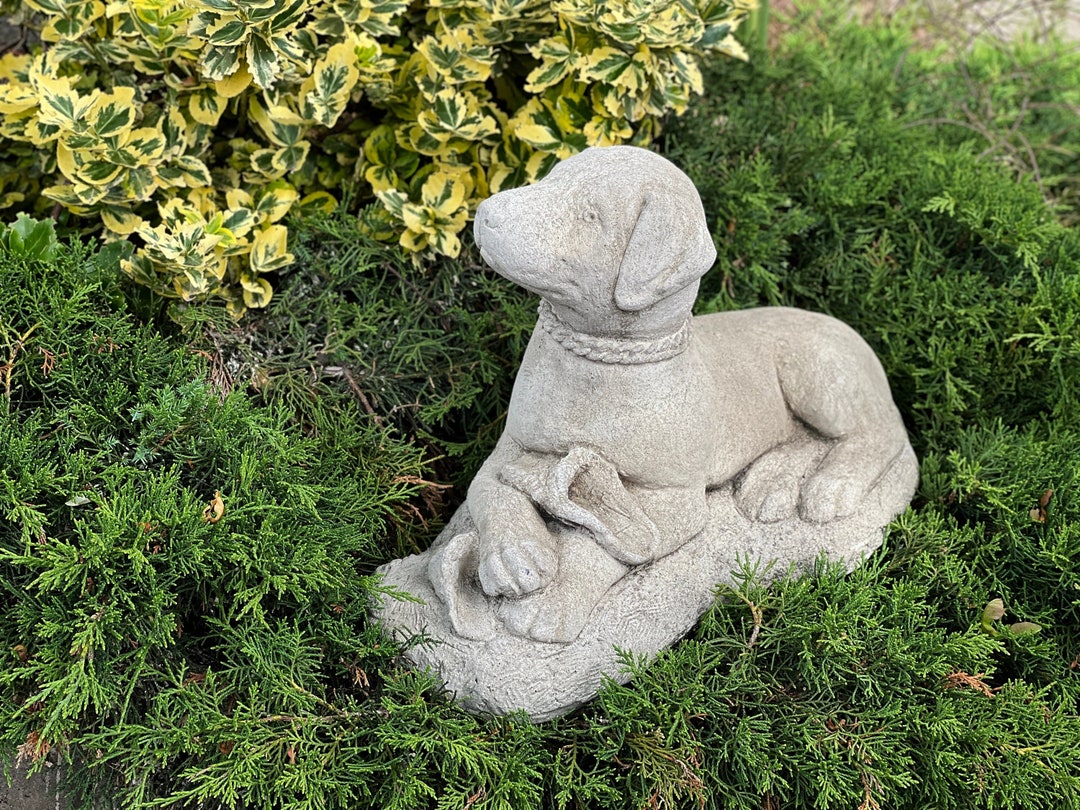 Handmade Concrete Labrador Dog Garden Statue for Home Decor, Memorial