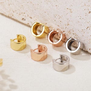 Thick Huggie Hoop Earrings, Silver Wide Huggie Hoops, Gold Bold Earrings, Chunky Hoop Earrings, Cartilage Hoops, Wide Hoops, Conch Hoops
