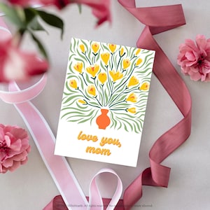 Cartão "Te Amo, Mamãe" – Design de Vaso Floral Amarelo, Cartão Digital para o Dia das Mães para Imprimir, Versão Cartão para Vovó Inclusa, Download Instantâneo