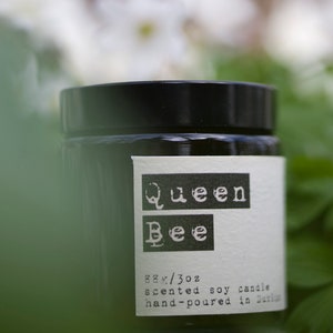 QUEEN BEE honey scented candle hand poured soy wax all natural gift eco- friendly gift kitchen candle cozy scent sweet scent vegan candle