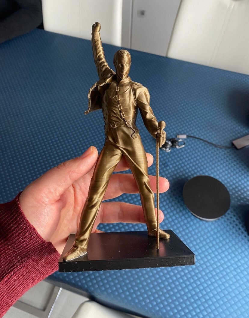 Magnifique Figurine de Freddie Mercury Plusieurs Couleurs