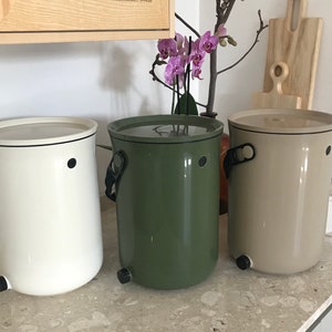 Bokashi Bin,  White, Mossy Green or Beige Stylish Bokashi Kitchen Composter, 9.6 liter, with bokashi bran