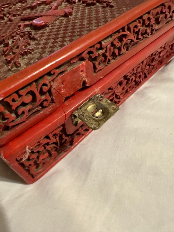 Chinese vintage faux cinnabar carved box. - image 8