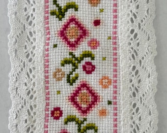 Floral Cross Stitch Bookmark – Hand Embroidered Nature Flowers, Book Lover Gift