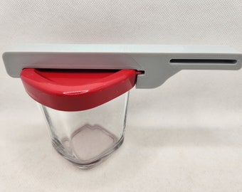 Pot opener pliers for multidelice yogurt maker