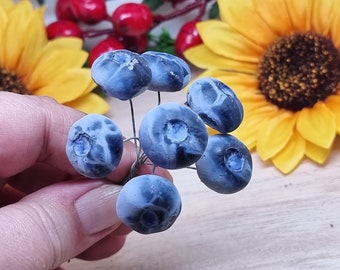 Set von 7 künstlichen Blaubeeren, Mini Kunstfrucht Dekoration, künstliche Traube, Mini Blaubeere, Herbst Zubehör, Waldfrucht, Beere