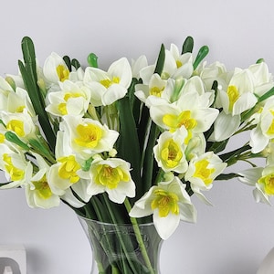 Gefälschter Narzissenstamm-Blumenstrauß, künstlicher Narzissen-Blumenstrauß-Qualitäts-künstlicher Blumendekor, dekorativer Blumenzweig, Hochzeitstabellen-Mittelstück
