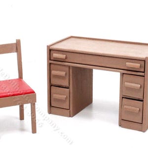 Dollhouse Miniature Children&#39;s Desk