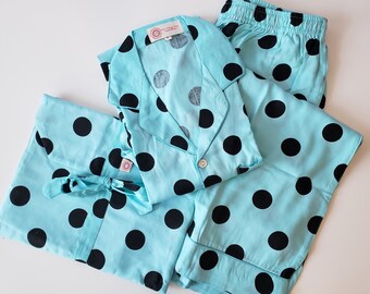 The  Polka Lunares Pajama set in Blue