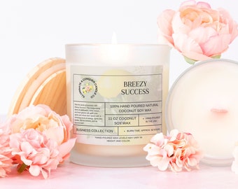 Breezy Success Coconut Soy Candle - Versato a mano negli USA - Colore biancastro naturale - Etichetta opaca di rivestimento - Coperchio di legno - 11 oncia. Vaso - 50+ ore