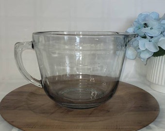 VINTAGE PYREX 2 QT. 8 CUP LARGE GLASS MEASURING CUP WITH HANDLE, MADE IN USA