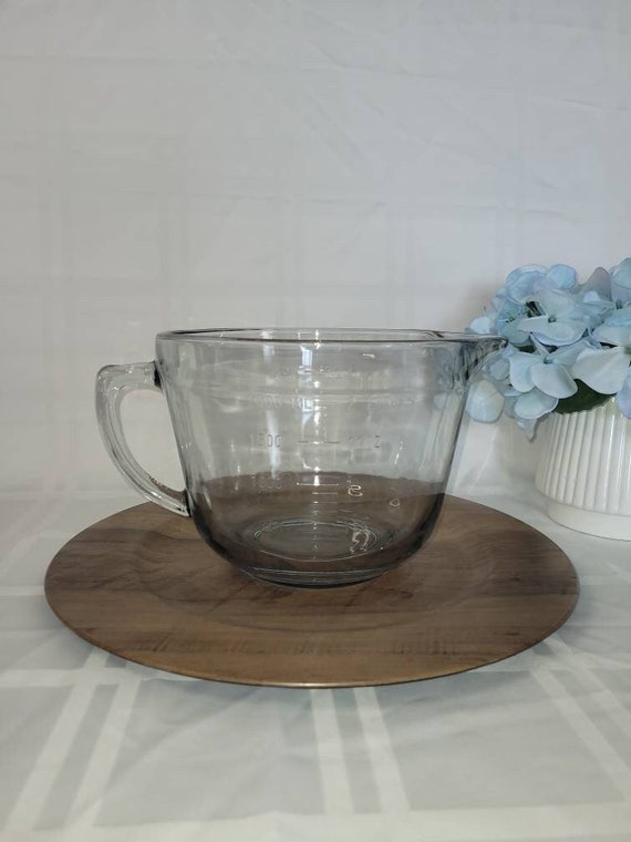 Anchor Hocking Clear Gray 8 Cup Measuring Cup Batter Bowl 2 Quart Large