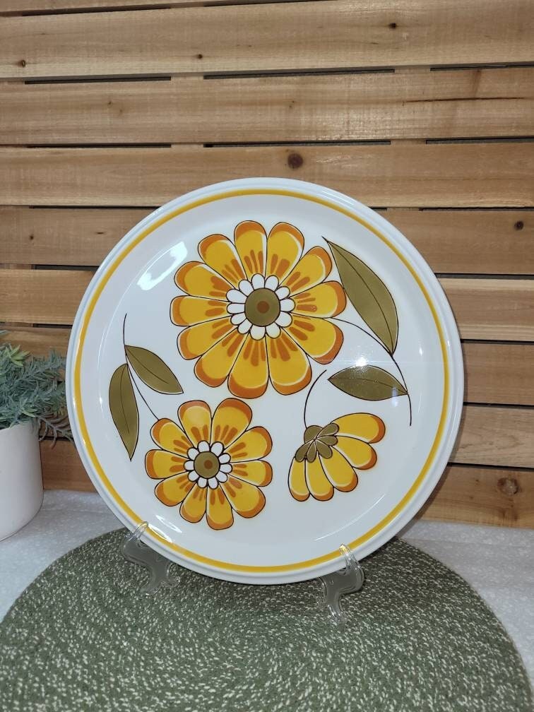 Vintage 70s Mikasa Light N Lively Platter - Mikasa Happy Pattern
