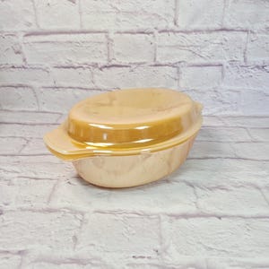 Vintage Anchor Hocking Peach Luster 1.5 Qt Covered Casserole Dish – Lidded Milk Glass Baking Dish – Fire-King Ovenware 1950s